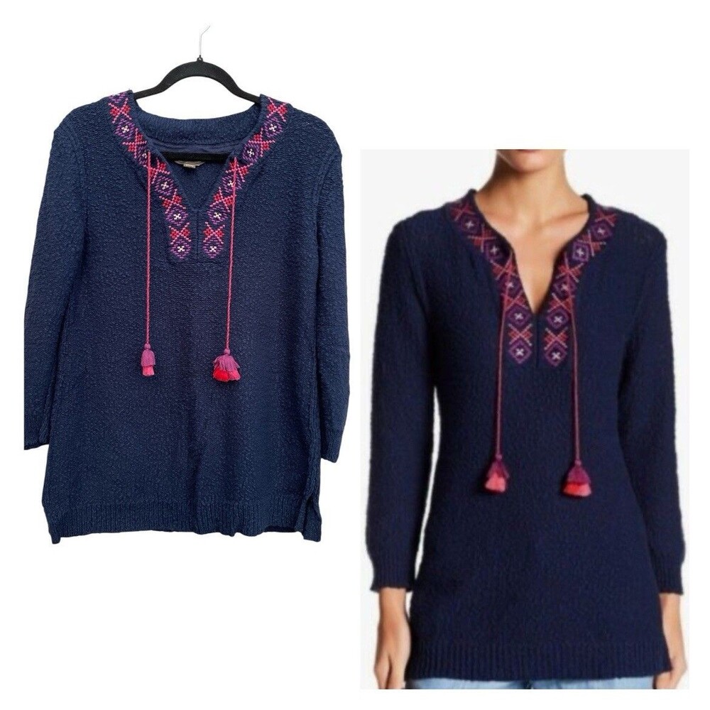 T105 Tommy Bahama Women’s Pullover Sweater Island V Neck Size Medium blue floral